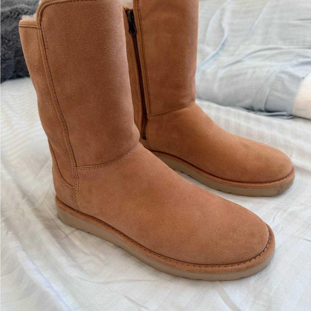 UGG Boots Treadlite by UGG Tan Suede Women’s 6 NWOT